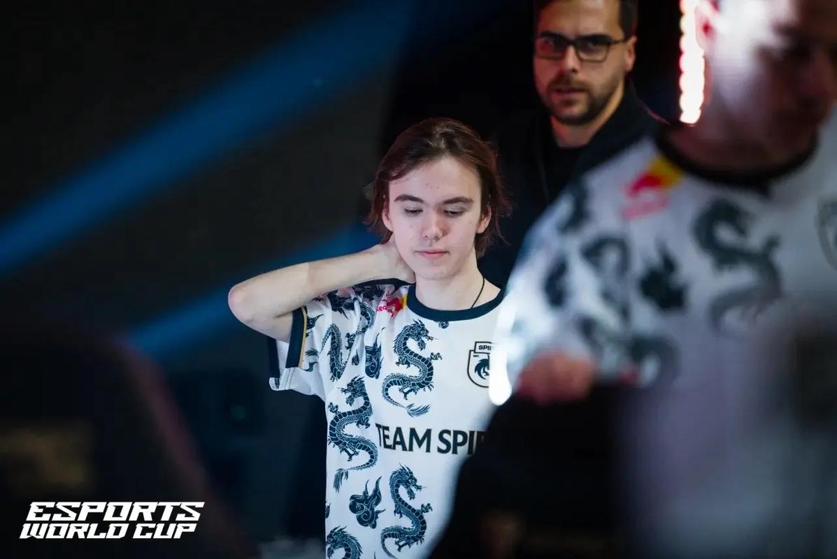 NIP群访 rookie ：想对Yagao说这版本对我俩都挺烦 都不喜欢AD中单